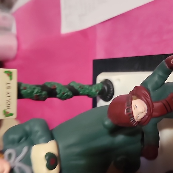 VINTAGE DICKENS 1990 MUSICAL  CHRISTMAS CAROLERS SONGS ILLUMINATING HOLLY ST. LI - Picture 10 of 10